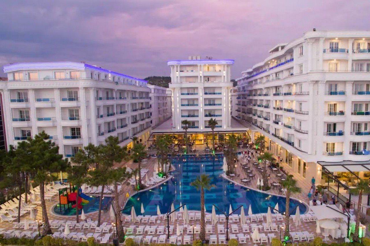 Resort Grand Blue Fafa & Kryemëdhej
