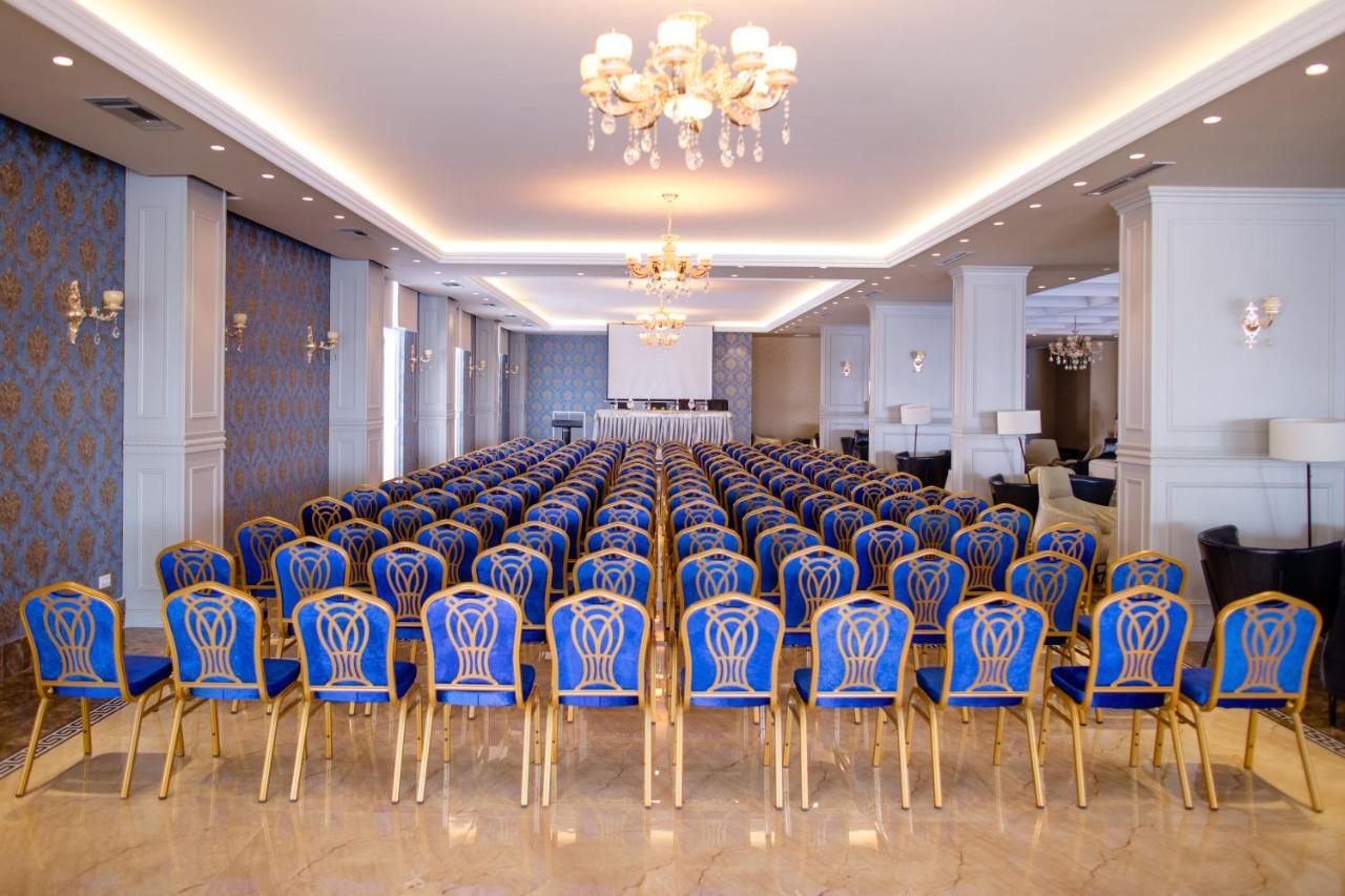 Grand Blue Fafa & Resort Kryemëdhej