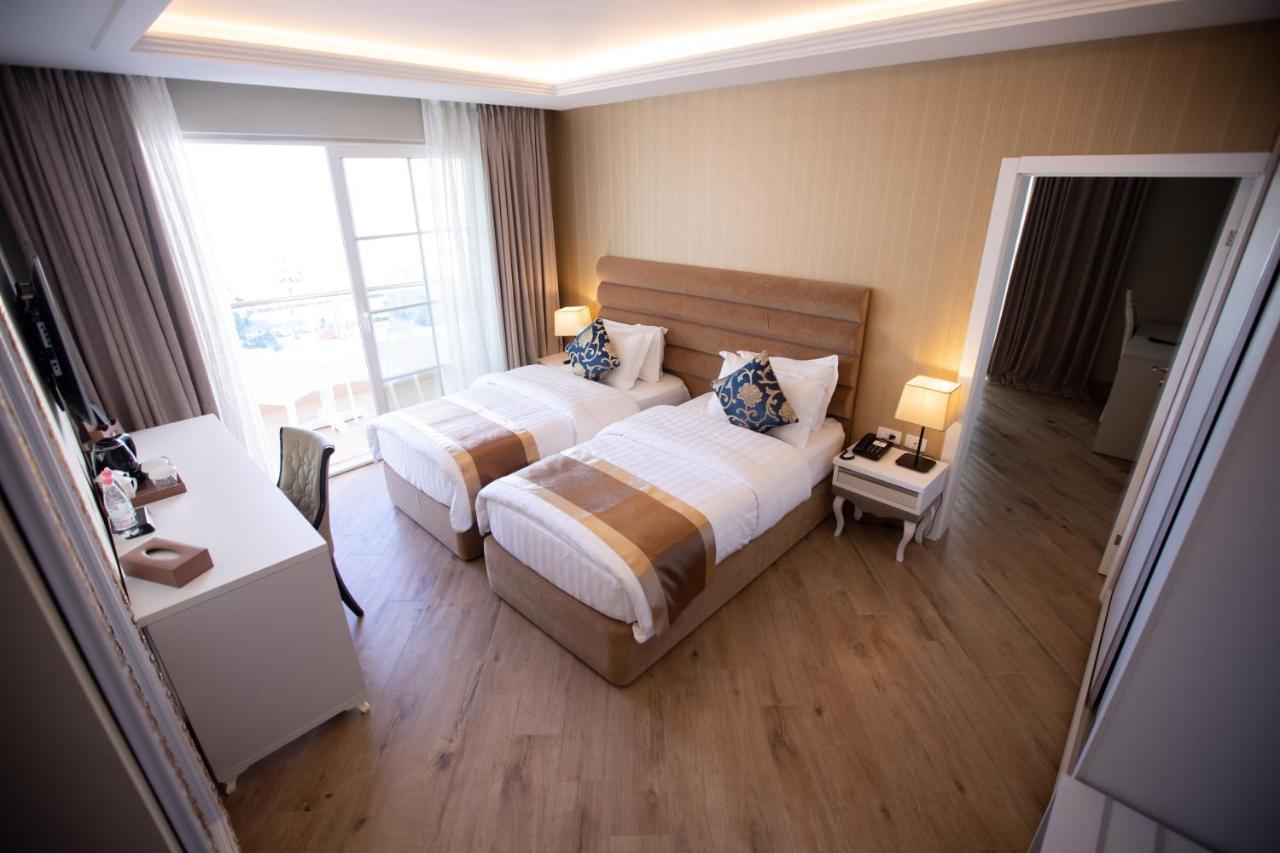 Grand Blue Fafa & Resort